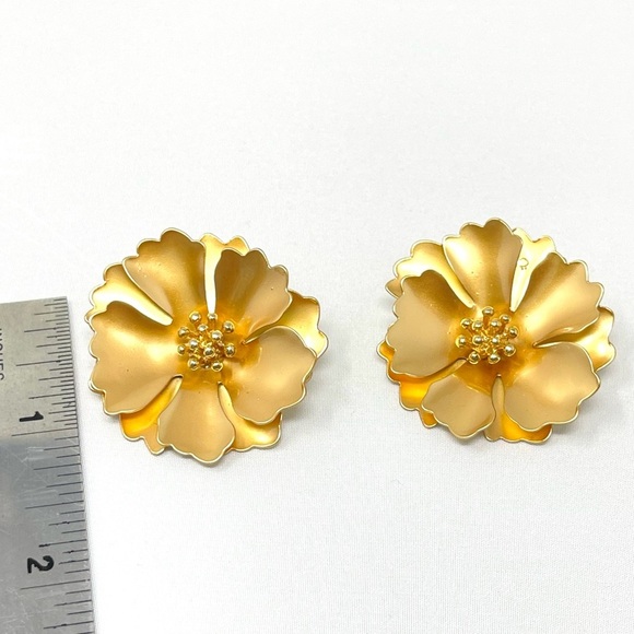 New Anthropologie x Zenzii Gold Flower Post Earrings - Picture 3 of 4